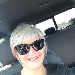 Meet your Posher, Christine